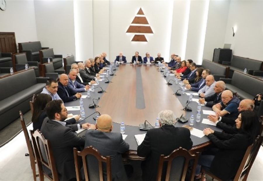 "الكتائب" يطالب بالتحقق من وجود مسؤولين سوريين في لبنان 