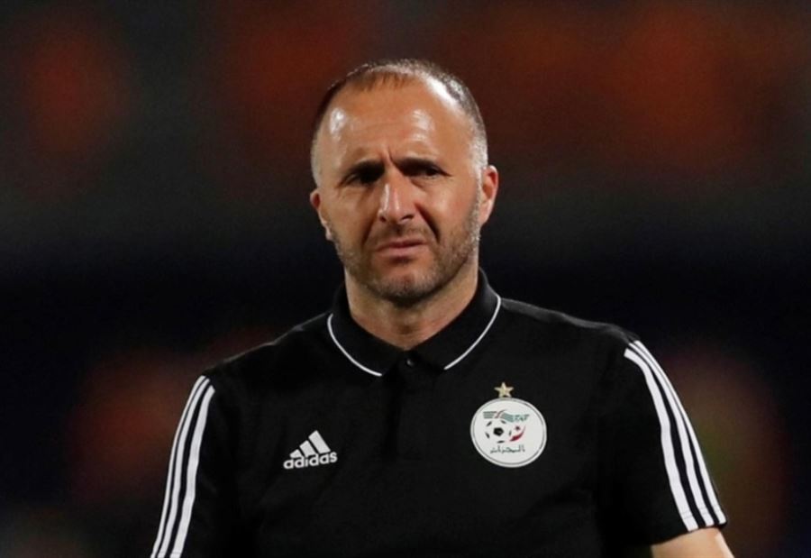 بسبب صفع لاعبيه... غضب كبير من مدرب منتخب الجزائر (فيديو)