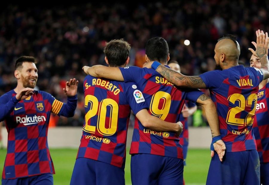 5 أسماء كبيرة على ردار برشلونة 