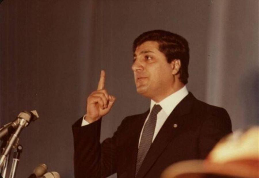 صورة بشير الجميل عند نهر الكلب تُثير البلبلة!