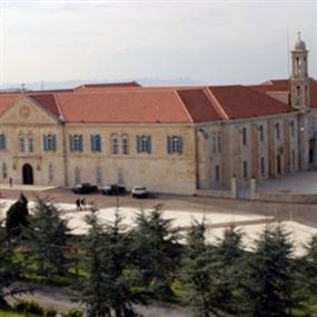 هل يستحق النواب الثلاثة الحرم الكنسي؟