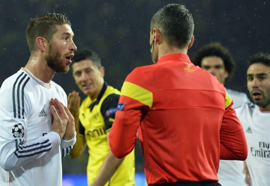 تغيير حكم "موقعة" ريال مدريد وأياكس 