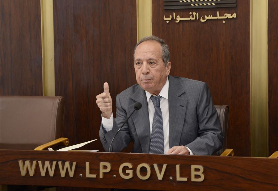 "الحرب لم تنتهِ بعد"... السيّد يشرح سبب إلغاء الزيارات الفرنسيّة إلى لبنان