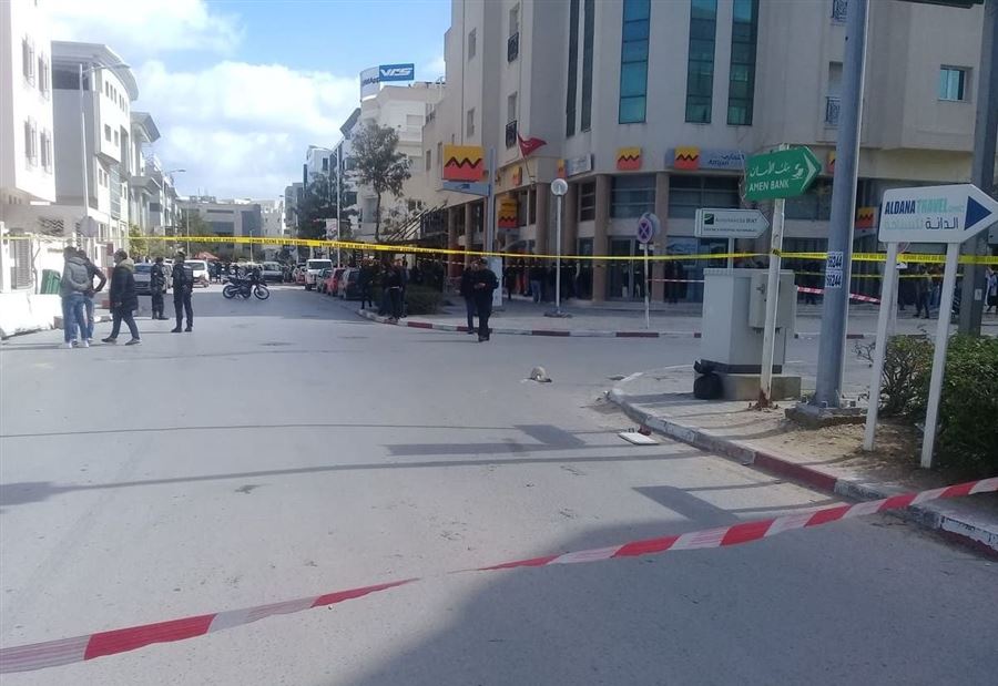بالفيديو: انتحاري يفجر نفسه قرب السفارة الأميركية في تونس