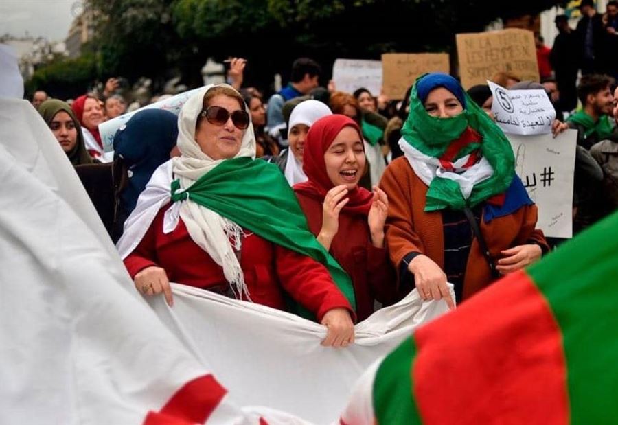 في الجمعة التاسعة.. الجزائريون يريدون مزيدا من التنازلات