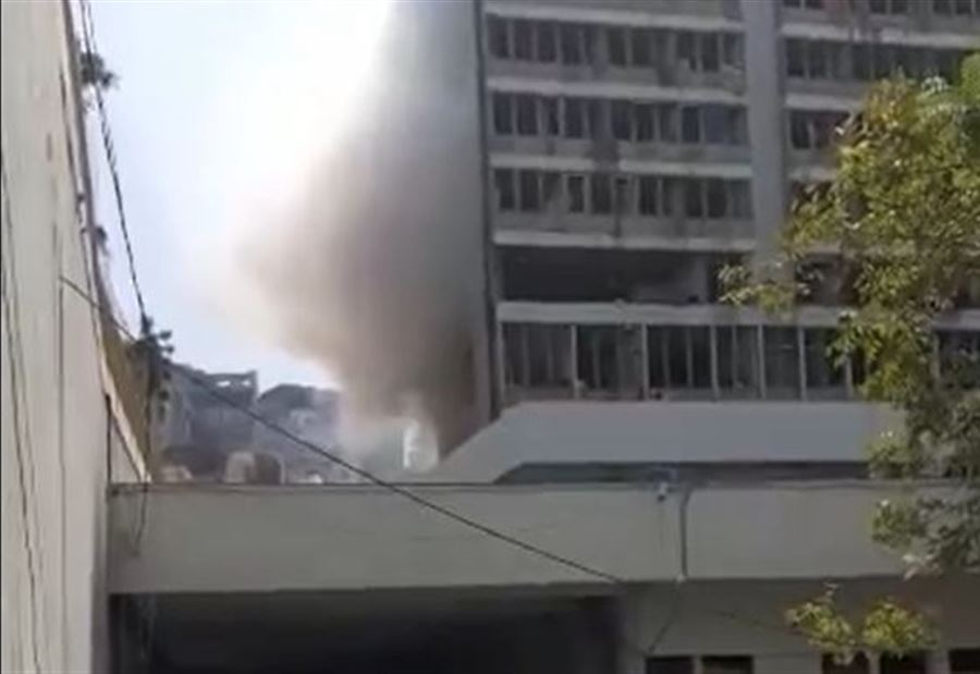 بالفيديو: إندلاع حريق في شركة كهرباء لبنان!