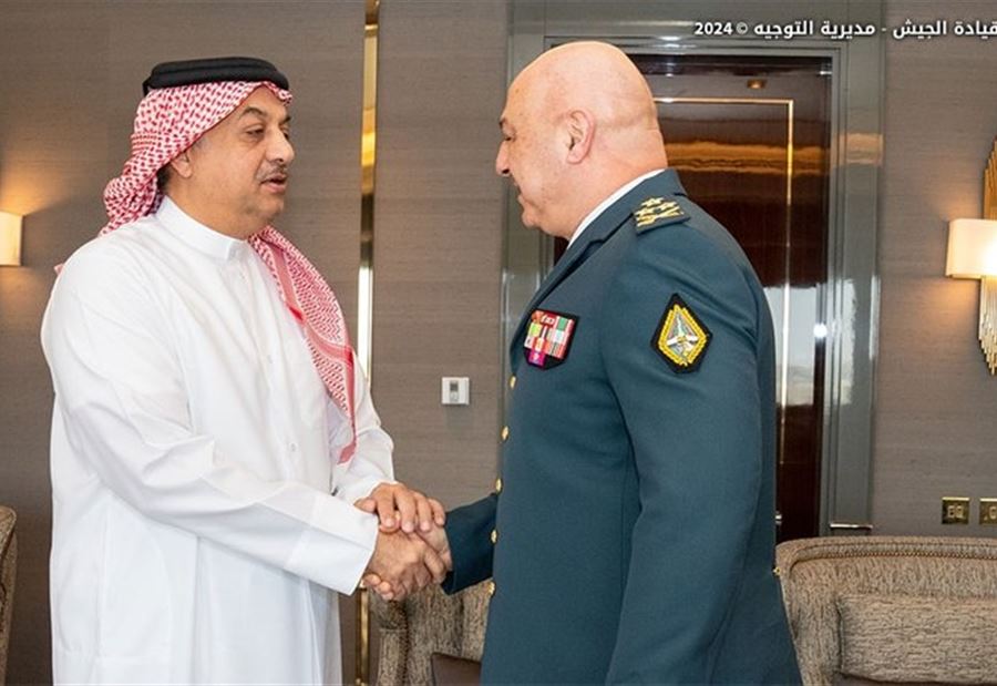 في إطار زيارته... لقاء بين عون ووزير الدفاع القطري