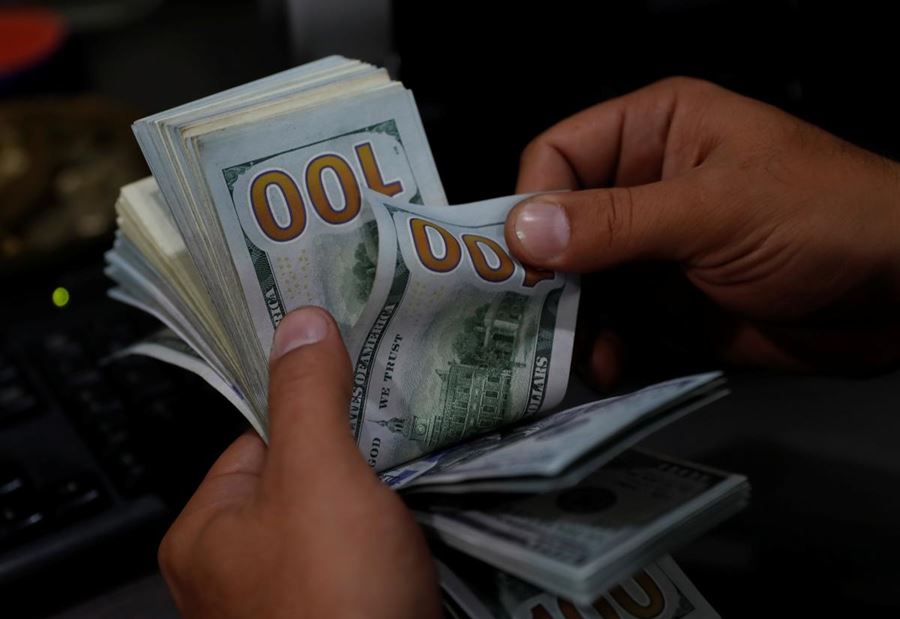 دولار السوق السوداء... كم سجّل اليوم؟