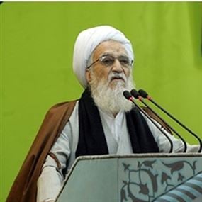 خطيب جمعة في طهران يوجه "شتائم" لمفتي السعودية