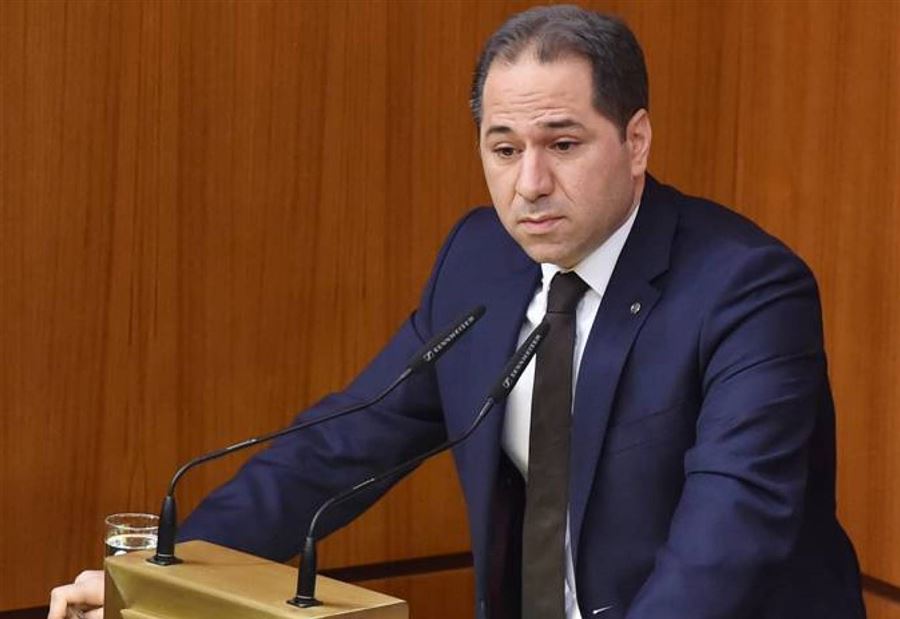 فرزلي حاول!... الجميّل يوقف "إستدانة" بـ 88 مليون دولار
