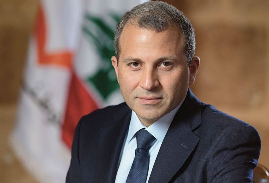 عميد متقاعد يهاجم باسيل... "ولد عاق"