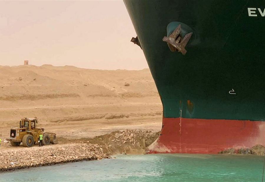 لماذا أثار حادث قناة السويس مخاوف واسعة النطاق؟