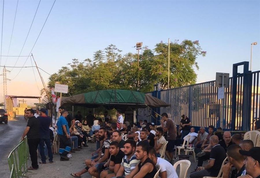 اعتصام دير عمار الى تصعيد.. الاهالي يغلقون أبواب المعمل