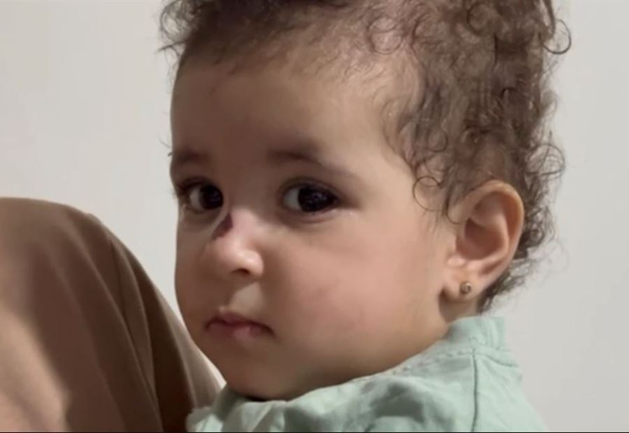 "نجت بِمعجزة"... والد يروي تفاصيل "سقوط ابنته" من الطابق الرابع بالسعودية (فيديو)