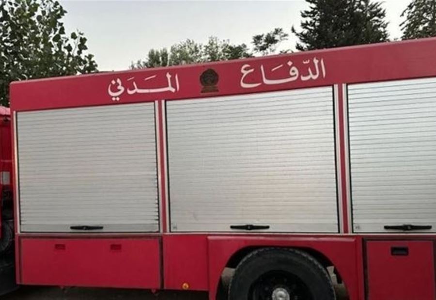 الدفاع المدني: رفع مخلفات غارة تسببت بقطع الطريق في الخيام الدفاع المدني: رفع مخلفات غارة تسببت بقطع الطريق في الخيام