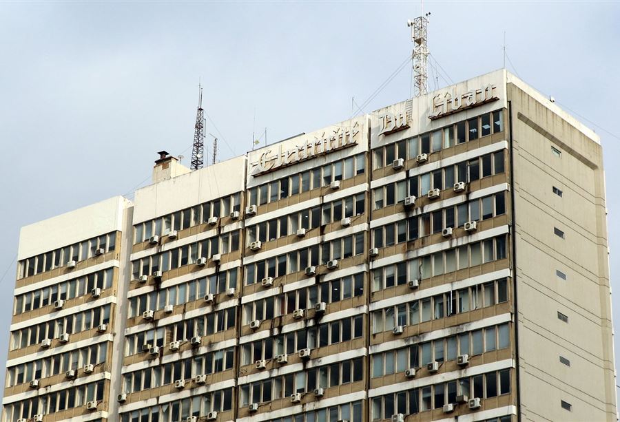 لبنان يمتنع عن استجرار الكهرباء من سوريا