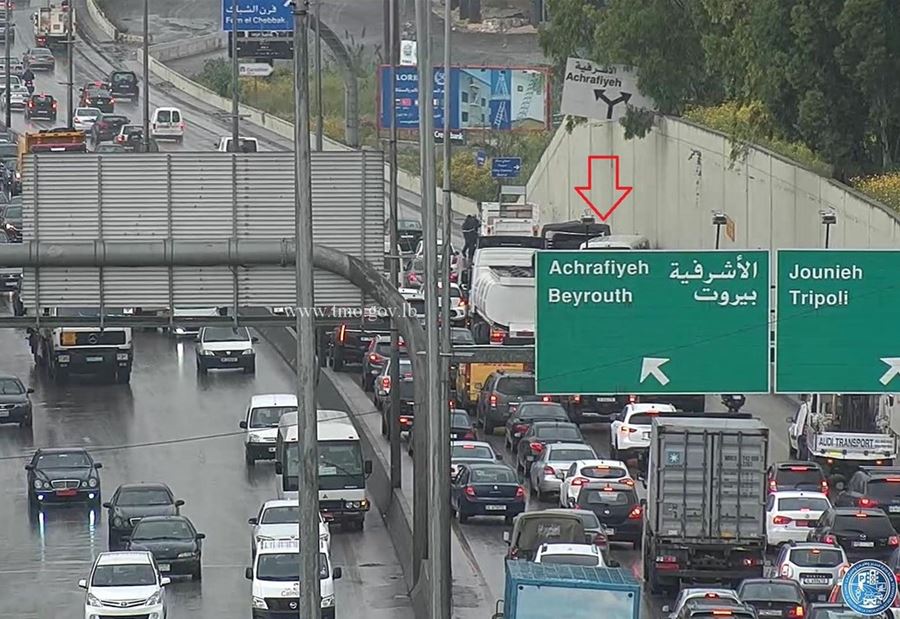 بالصورة: قتيل جراء تصادم على اوتوستراد الصياد