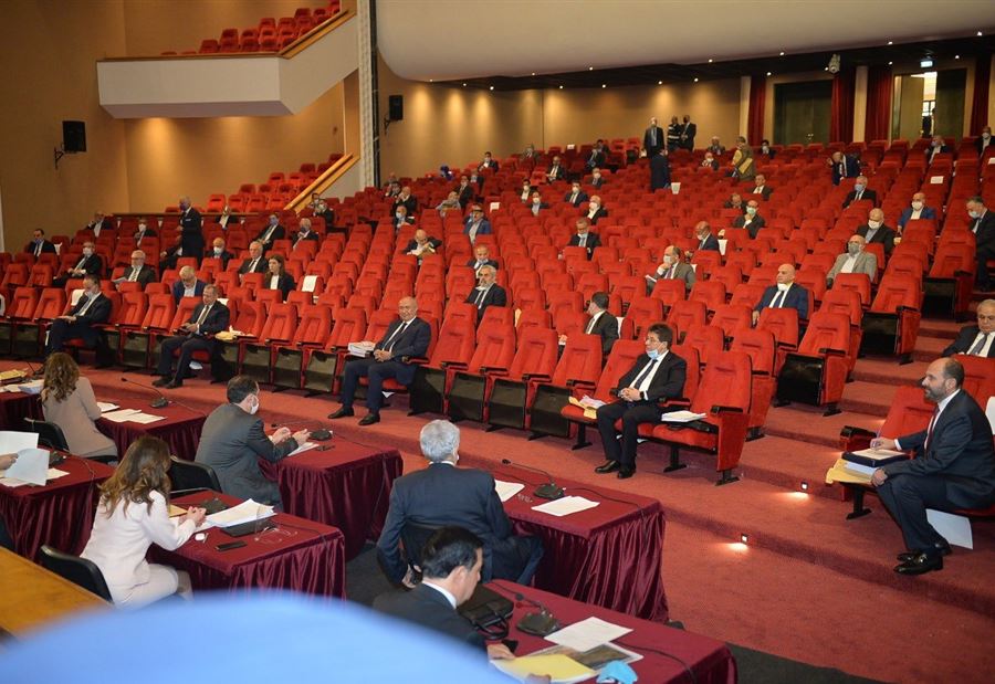 جلسة "الأونيسكو" تابع...إسقاط صفة العجلة عن مشاريع قوانين 
