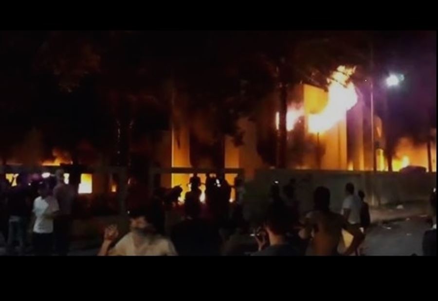 البحث عن الشخصِ الذي أحرَقَ صورة بري!