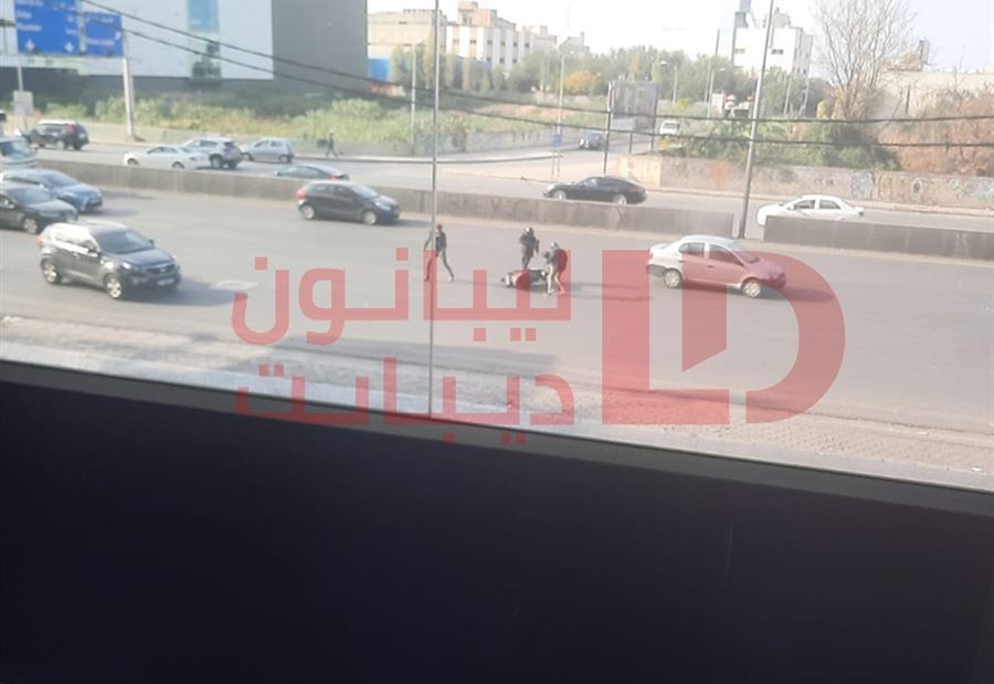 فيديو وصُور يوّثقان دخول وفرار سارقَيْ بنك "بيبلوس"!