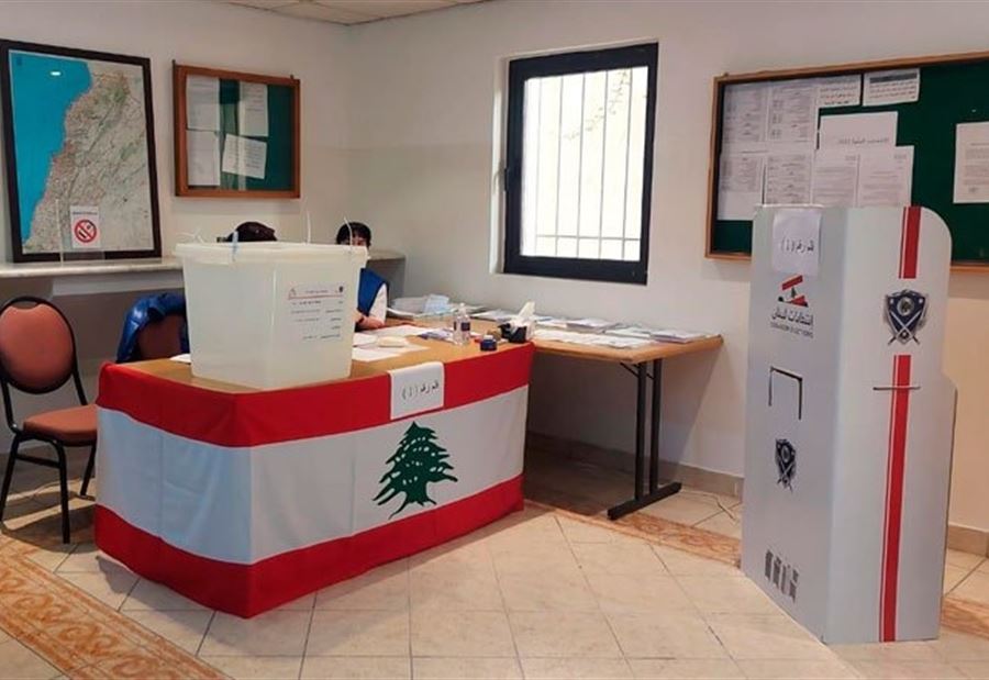 فضيحة جديدة في مركز اقتراع دبي!