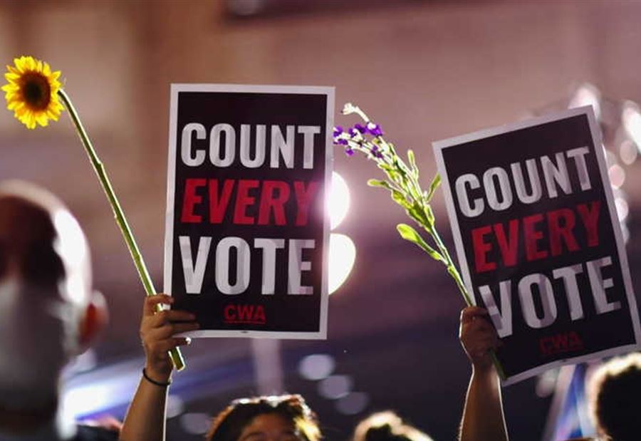 حملةُ بايدن تجمع التبرعات "للرد على دعاوى ترمب" حملةُ بايدن تجمع التبرعات "للرد على دعاوى ترمب"