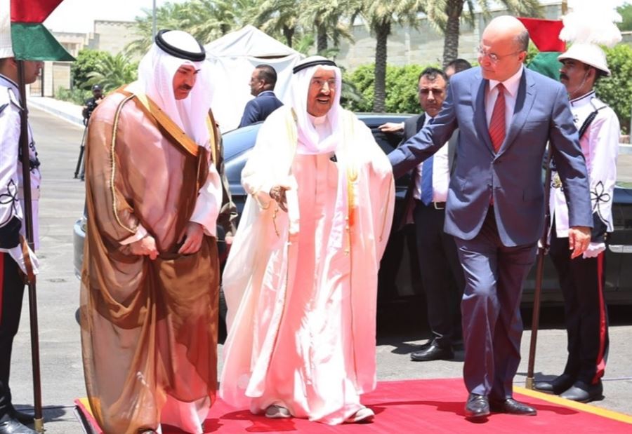 بالصور: الرئيس العراقي يستقبل أمير الكويت في زيارة تاريخية