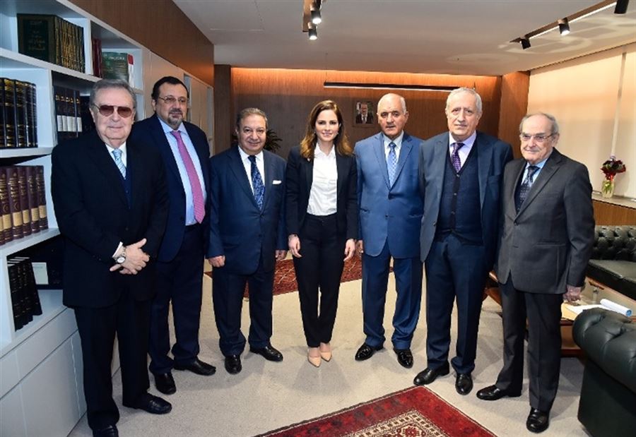 عبد الصمد تدعو "الاعلام" إلى توخي الدقة