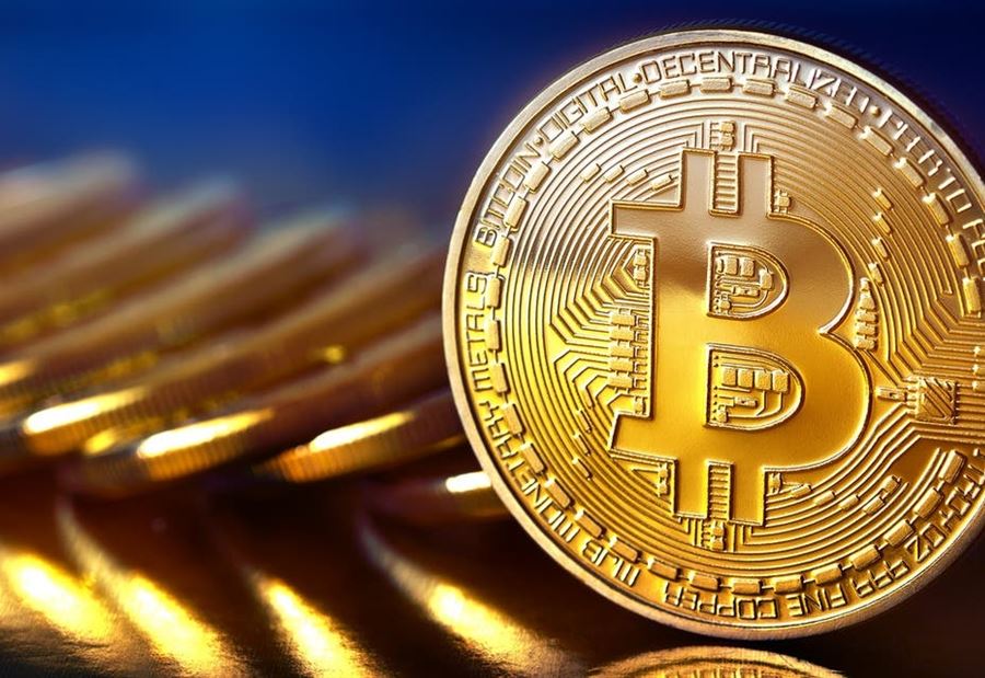 "سعر بيتكوين سيصل 300 ألف دولار قبل الانفجار المدمر"