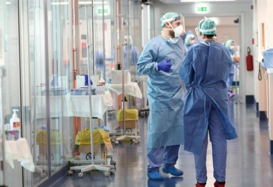"رقمٌ لم يحدث منذ شهرين ونصف".. كورونا يُفْجِع أميركا
