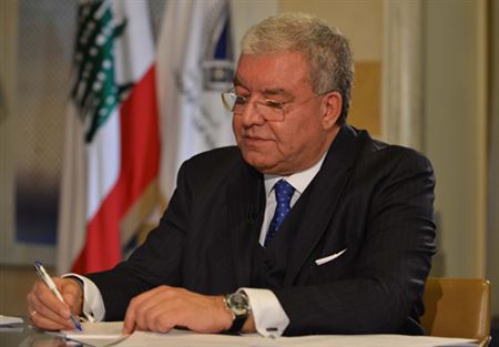 المشنوق تابع استعدادات المرحلة الثالثة من الانتخابات