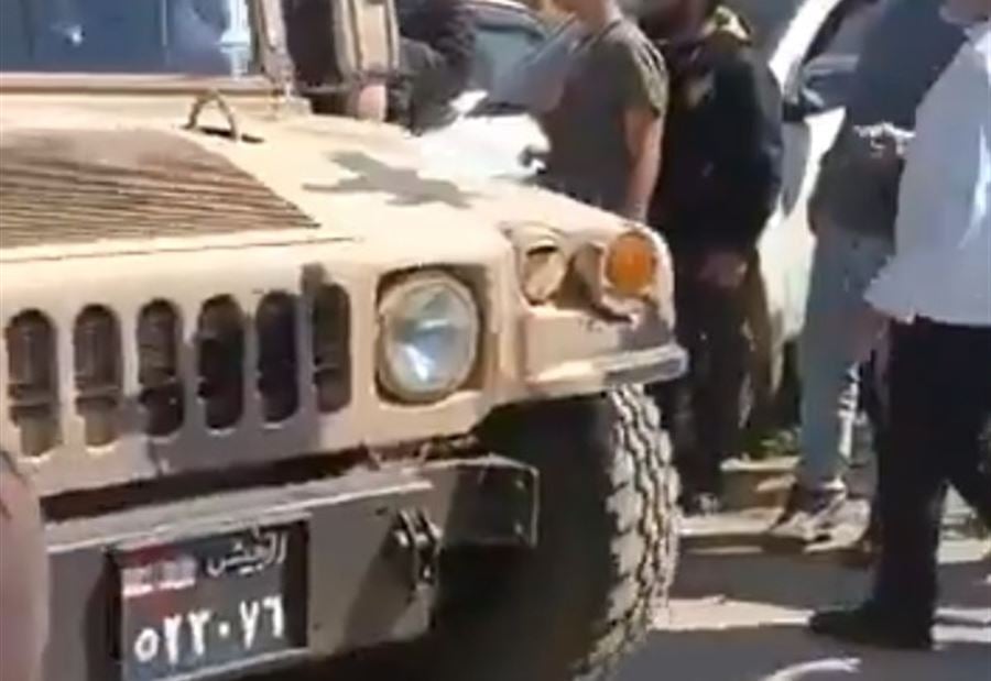 بعبارات التخوين... هكذا استُقبل "الجيش" في حوش السيد علي (فيديو)