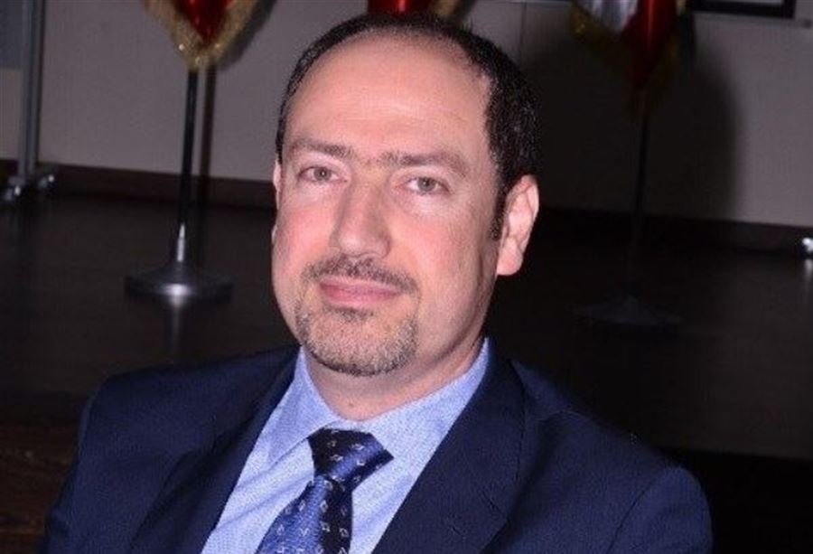 كورونا يُصيبُ محافظ الجنوب