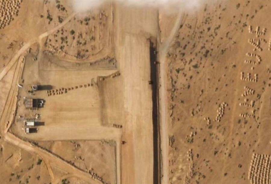 بناء مهبط طائرات على جزيرة يمنية... ما دور الإمارات؟