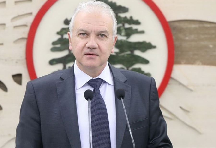 "خبث وخداع"... كرم يتحدّث عن "إنحطاط فكري"