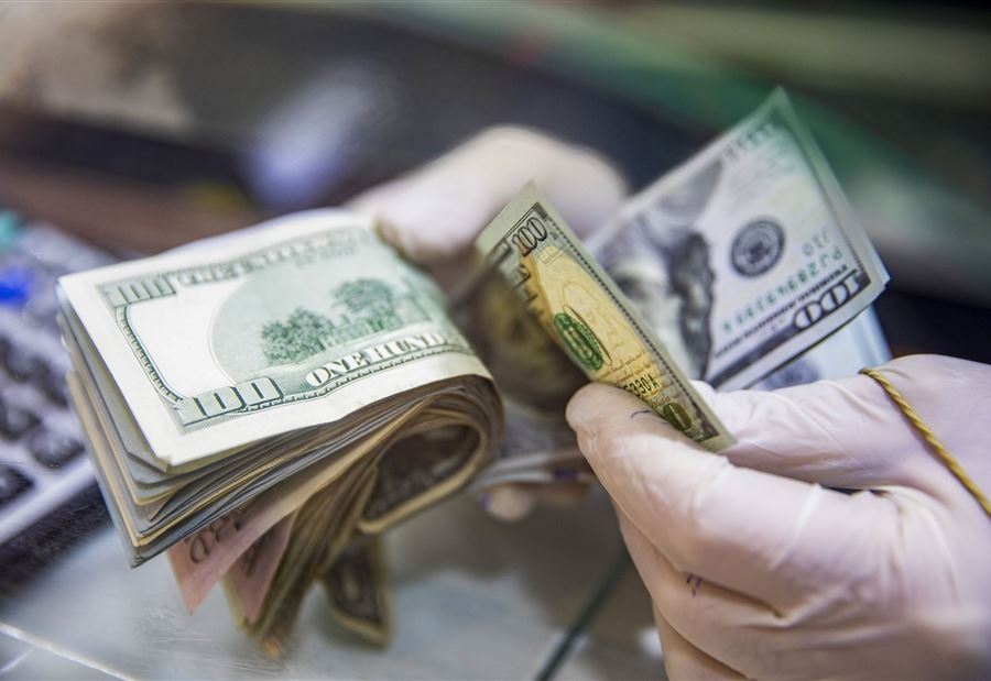 انخفاضٌ "طفيف" بسعر دولار السوق السوداء!