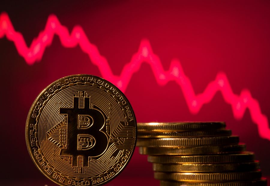 البيتكوين إلى أدنى مستوى منذ نهاية 2020