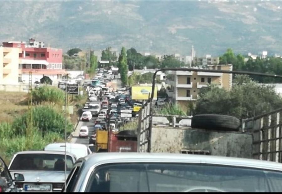 بالصور: 8 جرحى بتصادمٍ كبير في الضنية