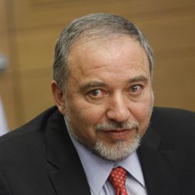 ليبرمان: إسرائيل غير معنية بالتصعيد مع حزب الله