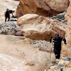 بعد "السيل القاتل".. الأردن ينفي "شائعة إسرائيل" بعد "السيل القاتل".. الأردن ينفي "شائعة إسرائيل"