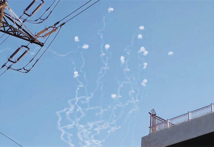 بالقرب من منزل نتنياهو... مصابون إثر إنفجار مسيرة  في قيساريا (فيديو) بالقرب من منزل نتنياهو... مصابون إثر إنفجار مسيرة  في قيساريا (فيديو)