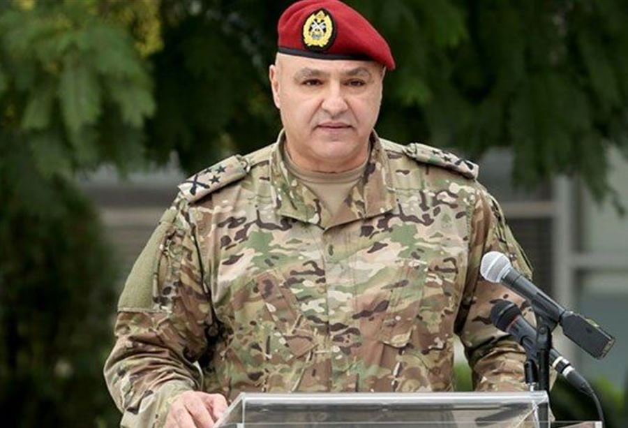بالصوت: عميد متقاعد يطالب قائد الجيش بالتدخل... وتسلم الحكم