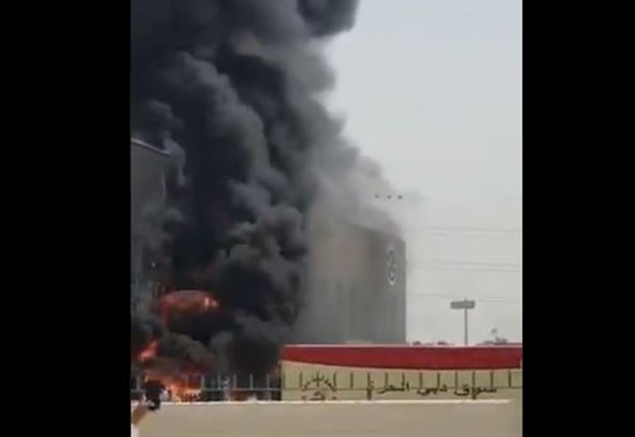 بالفيديو: اندلاع حريق بمستودعات السوق الحرة في دبي بالفيديو: اندلاع حريق بمستودعات السوق الحرة في دبي