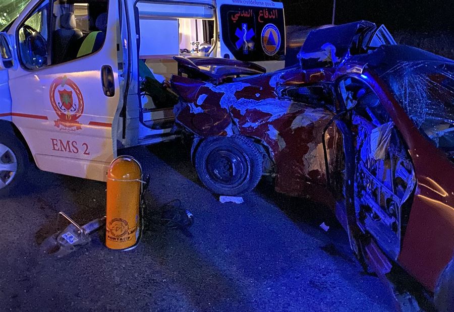 بالصور: قتيل وجريح بحادث "مروع" على اوتوستراد عمشيت!