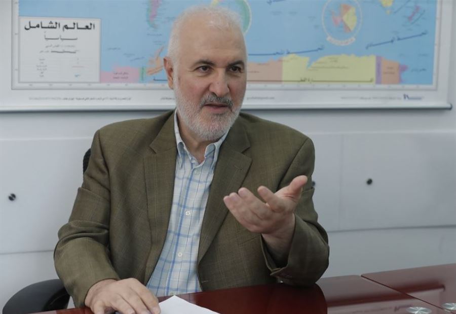 عزيز: من شهر ما فتح تمو.. اليوم جاوب!