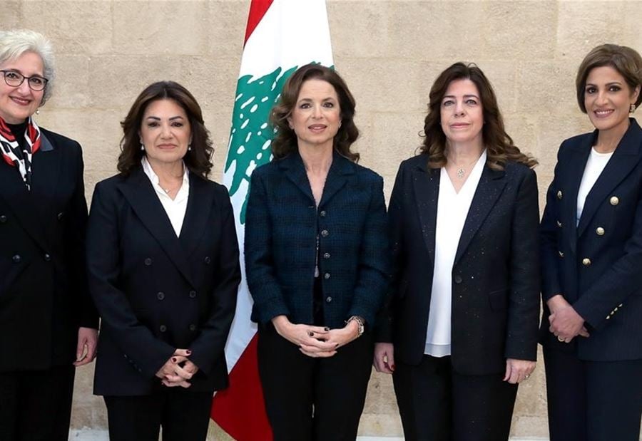 وزيرات الحكومة الجديدة في صورة!