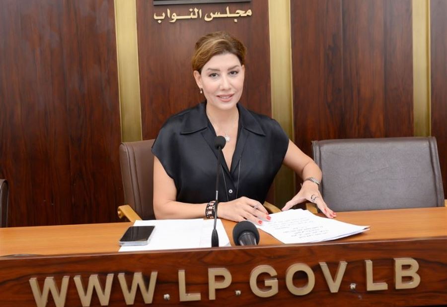يعقوبيان: "نعيش مسرحية "سمجة"!