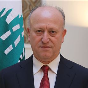أشرف ريفي... الوزير الملك