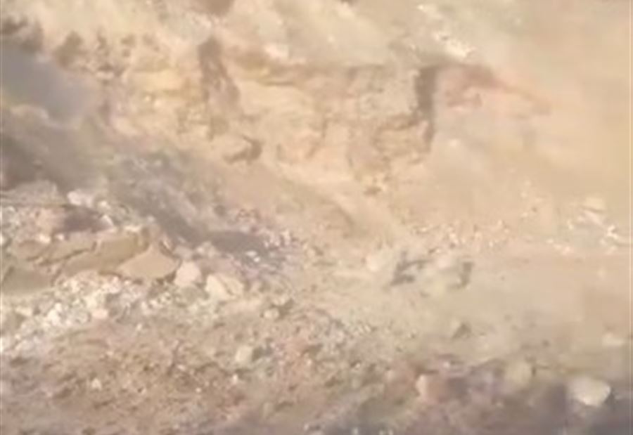 طريق النبطية - مرجعيون مقطوعة... واشتباكات بين حزب الله والقوات الإسرائيلية جنوبًا طريق النبطية - مرجعيون مقطوعة... واشتباكات بين حزب الله والقوات الإسرائيلية جنوبًا