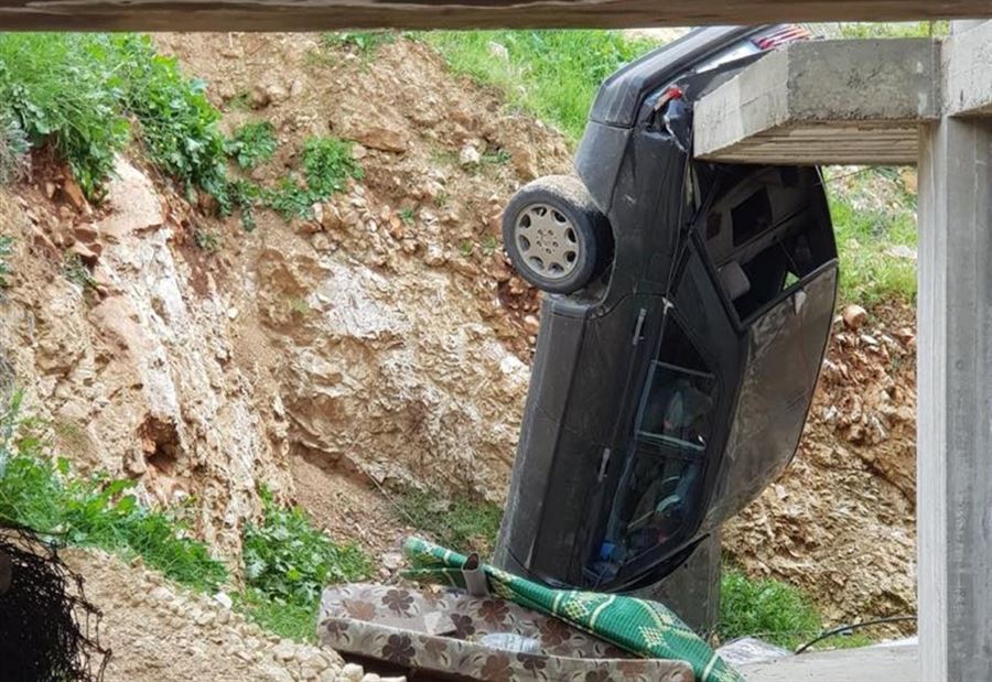 بالصور: جريح نتيجة تدهور سيارة في مجدل عنجر بالصور: جريح نتيجة تدهور سيارة في مجدل عنجر